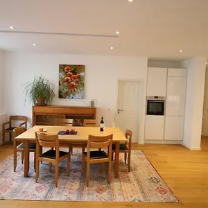 Apartment Am Josephsplatz 125 M2, Munich